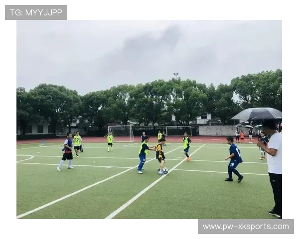 俱乐部与学校共建训练场地推进校园足球发展 俱乐部与学校共建训练场地推进校园足球发展